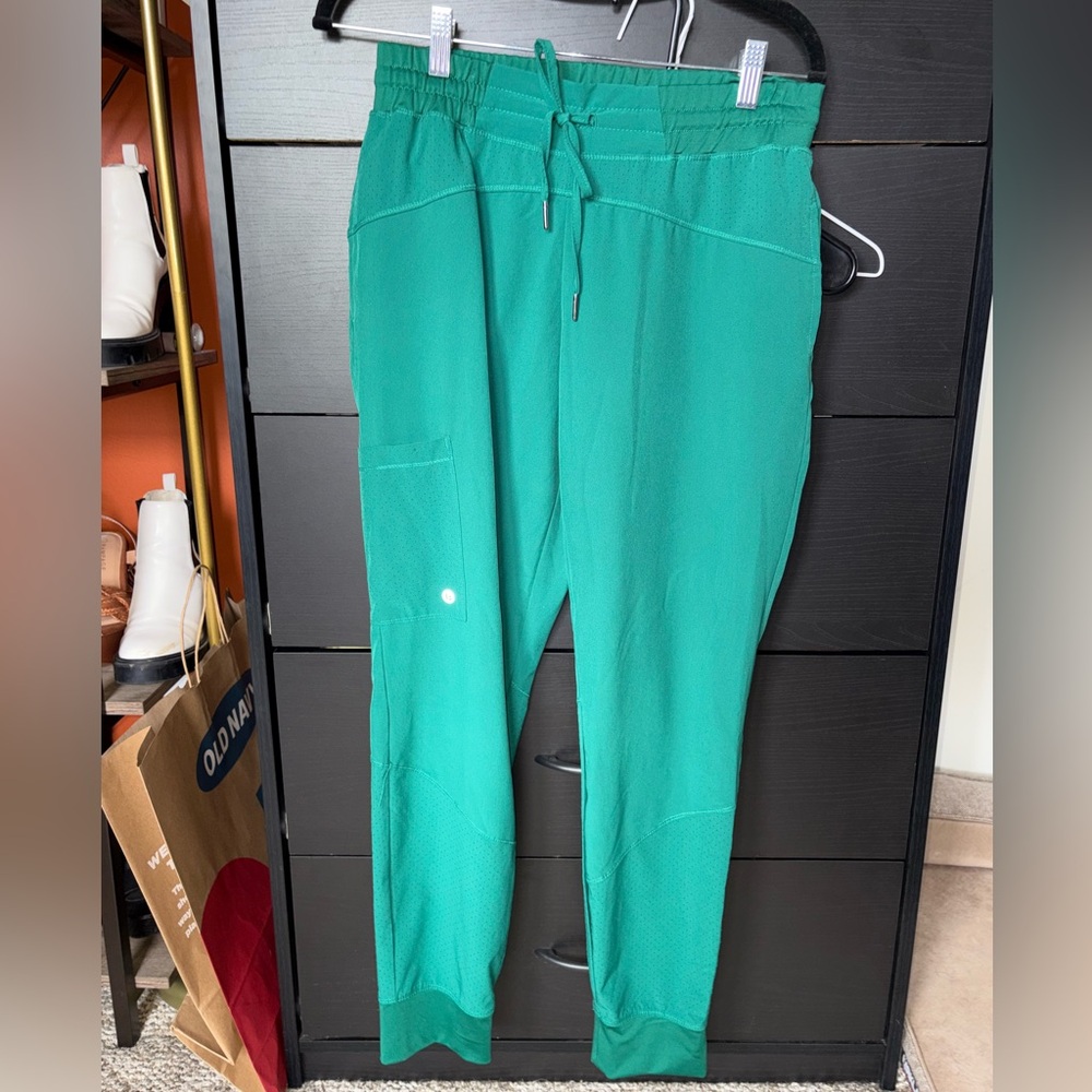Hunter Green Jogger Scrub Bottoms